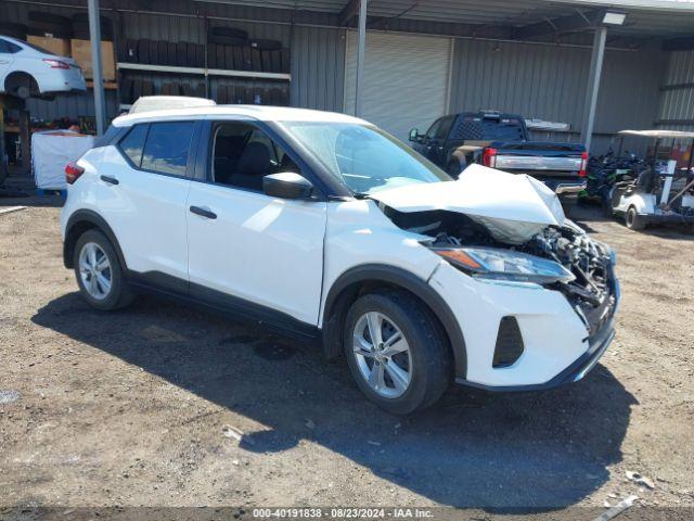  Salvage Nissan Kicks