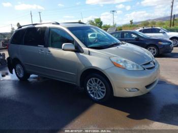  Salvage Toyota Sienna