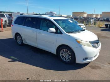  Salvage Toyota Sienna