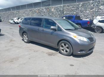  Salvage Toyota Sienna