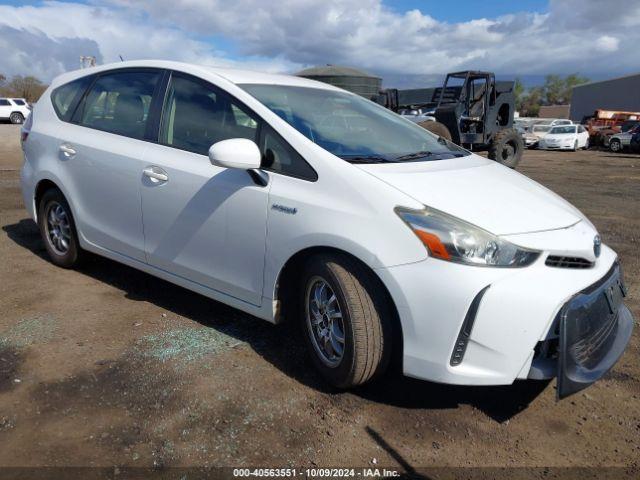  Salvage Toyota Prius v