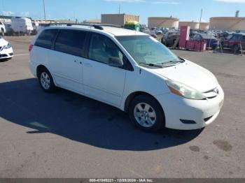  Salvage Toyota Sienna