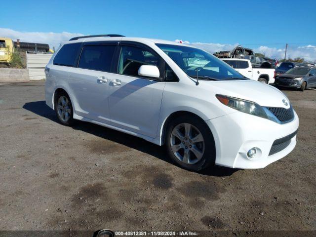  Salvage Toyota Sienna