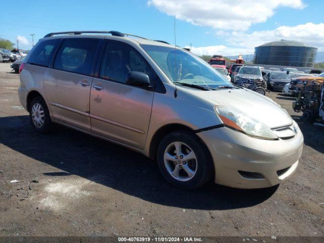  Salvage Toyota Sienna