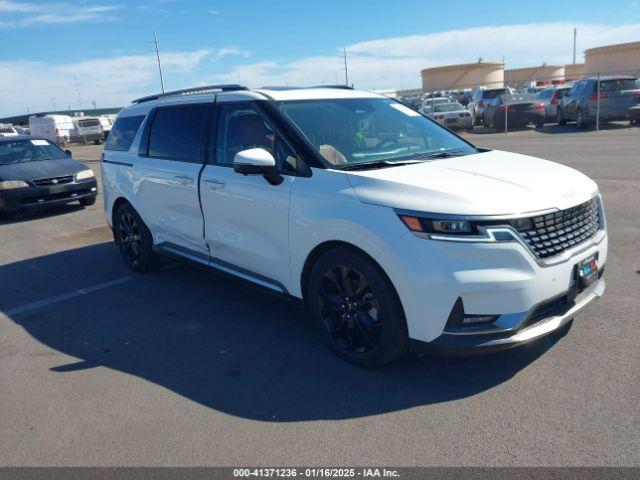  Salvage Kia Carnival