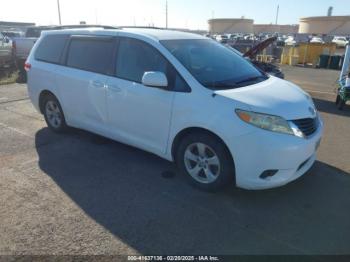  Salvage Toyota Sienna