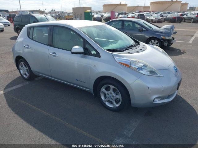  Salvage Nissan LEAF