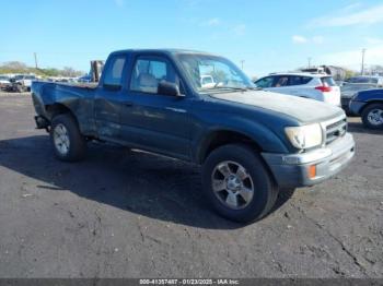  Salvage Toyota Tacoma