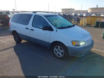  Salvage Toyota Sienna