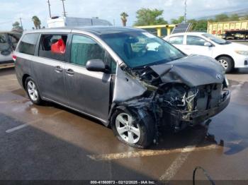  Salvage Toyota Sienna