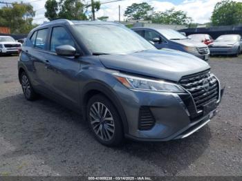 Salvage Nissan Kicks