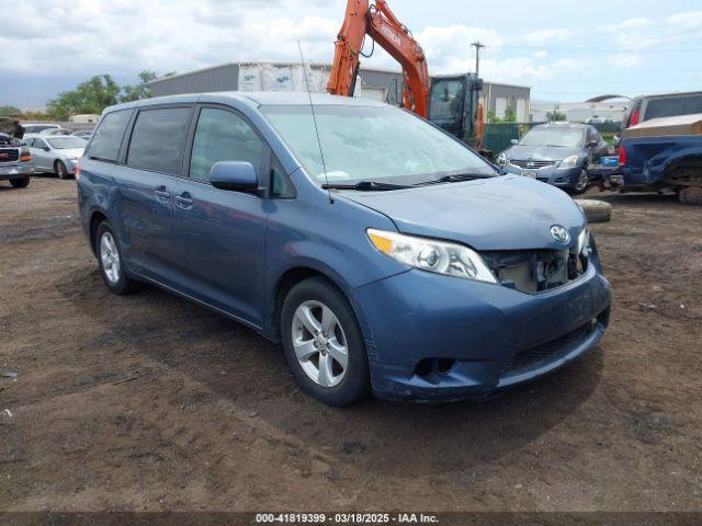  Salvage Toyota Sienna