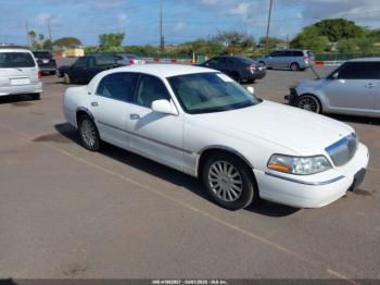  Salvage Lincoln Towncar