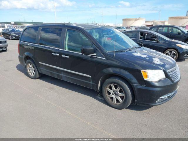  Salvage Chrysler Town & Country