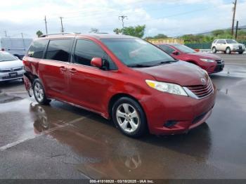  Salvage Toyota Sienna