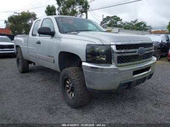  Salvage Chevrolet Silverado 2500