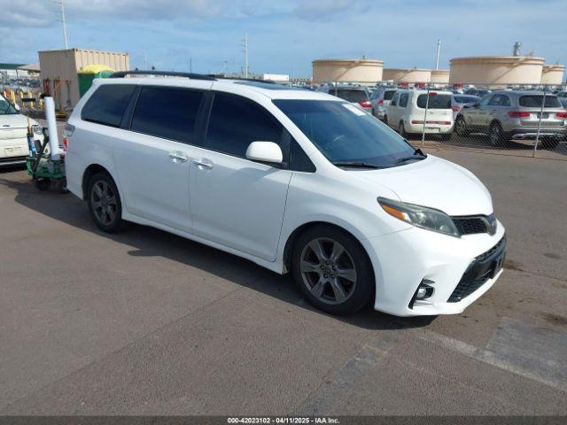  Salvage Toyota Sienna