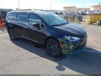  Salvage Chrysler Pacifica