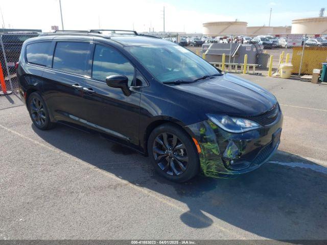  Salvage Chrysler Pacifica