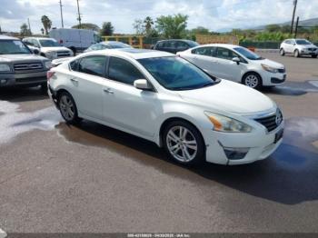 Salvage Nissan Altima