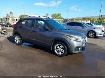  Salvage Nissan Kicks