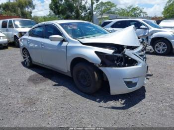  Salvage Nissan Altima