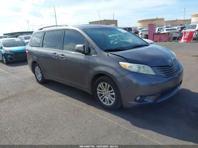  Salvage Toyota Sienna