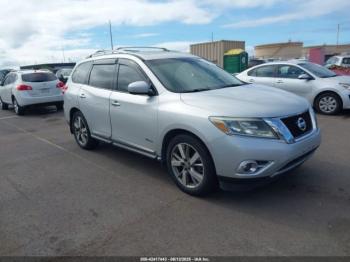  Salvage Nissan Pathfinder