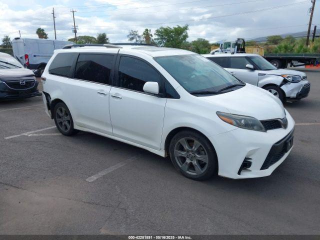  Salvage Toyota Sienna