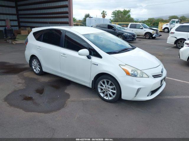  Salvage Toyota Prius v