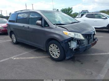  Salvage Toyota Sienna