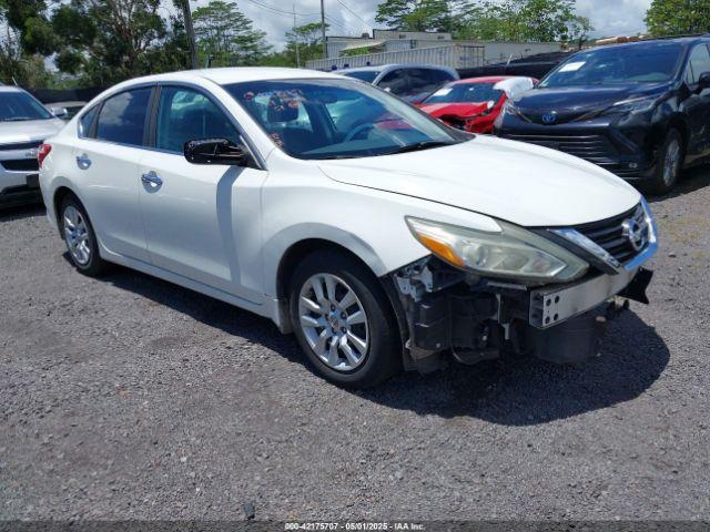  Salvage Nissan Altima