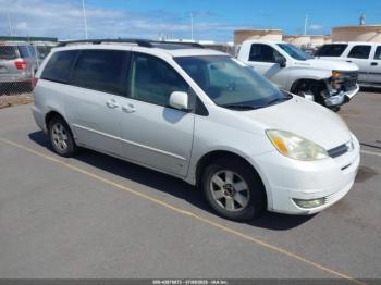  Salvage Toyota Sienna