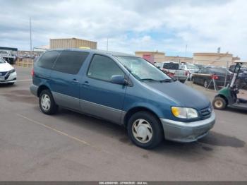  Salvage Toyota Sienna