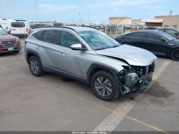  Salvage Hyundai TUCSON