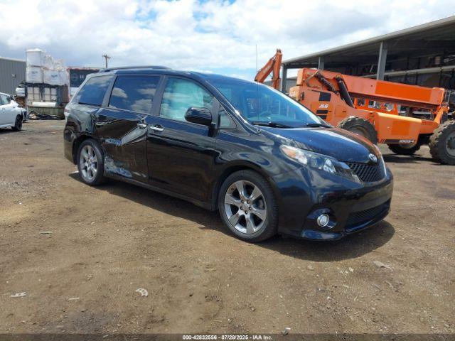  Salvage Toyota Sienna