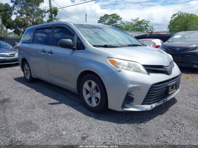  Salvage Toyota Sienna