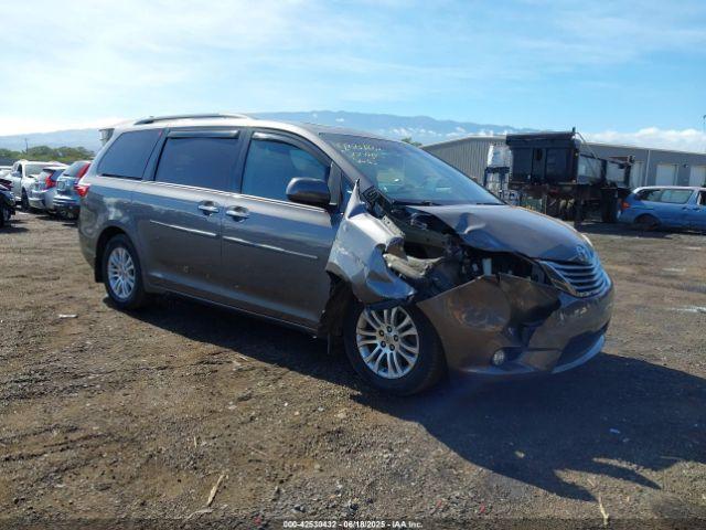  Salvage Toyota Sienna