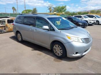  Salvage Toyota Sienna