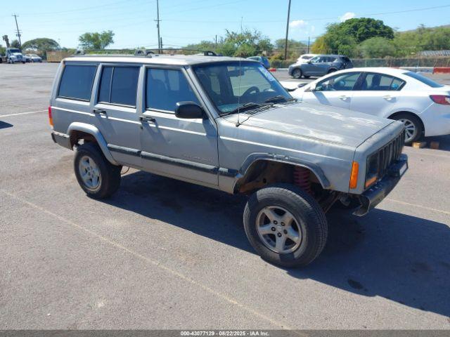  Salvage Jeep Cherokee