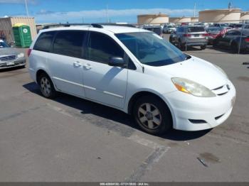  Salvage Toyota Sienna