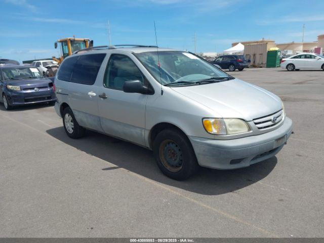  Salvage Toyota Sienna