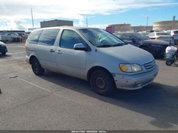  Salvage Toyota Sienna