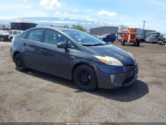  Salvage Toyota Prius