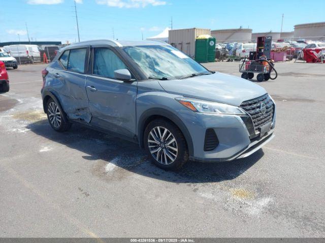  Salvage Nissan Kicks