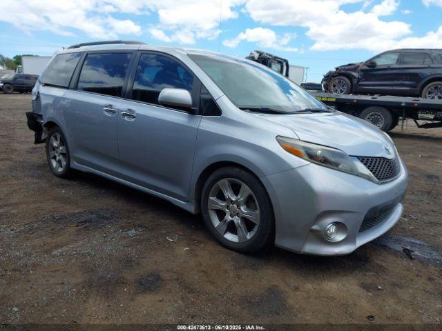  Salvage Toyota Sienna