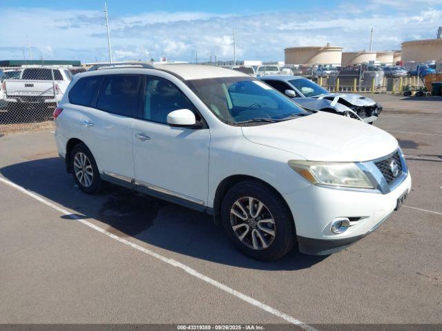  Salvage Nissan Pathfinder