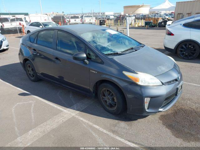  Salvage Toyota Prius