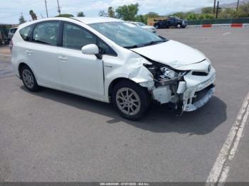  Salvage Toyota Prius v