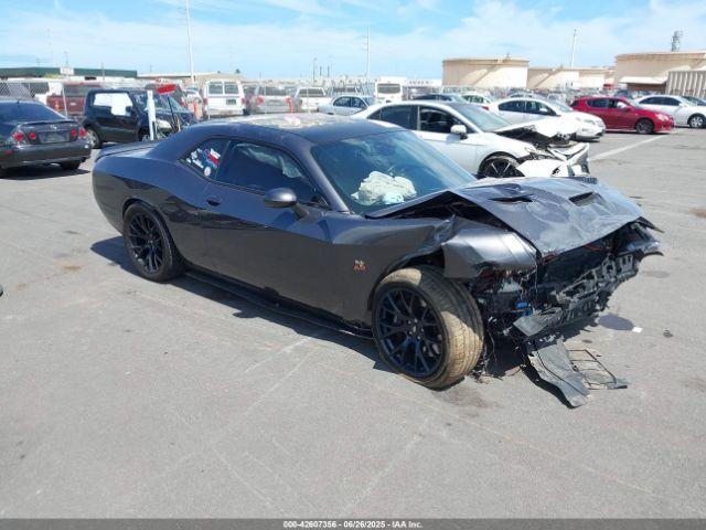  Salvage Dodge Challenger